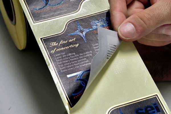 激光模切機(jī)跟激光切割機(jī)是同一種設(shè)備嗎？(圖3)