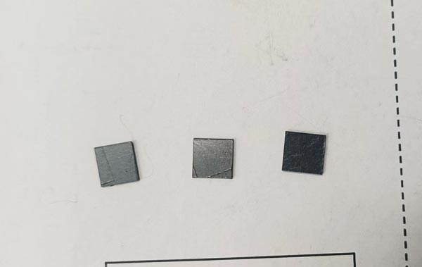 石墨片用什么切割呢？精密激光切割機(jī)！(圖1)