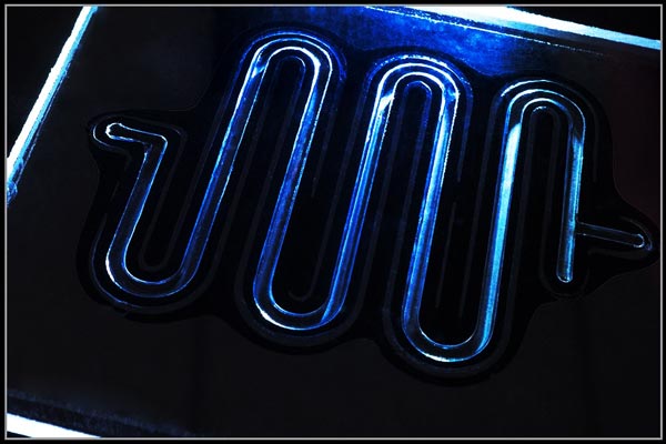 微流體芯片以和復雜氣流道的鍵合方案??塑料激光焊接(圖1)